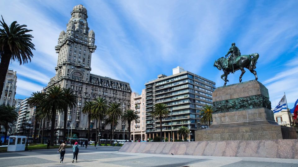 Public Bus to Montevideo from Colonia del Sacramento