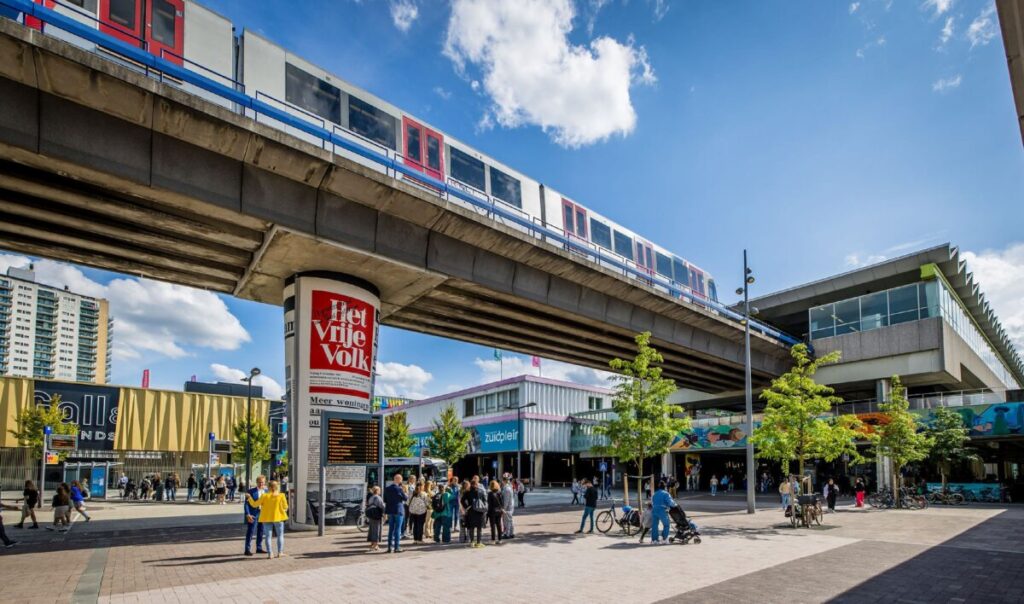 Exploring Rotterdam by Metro