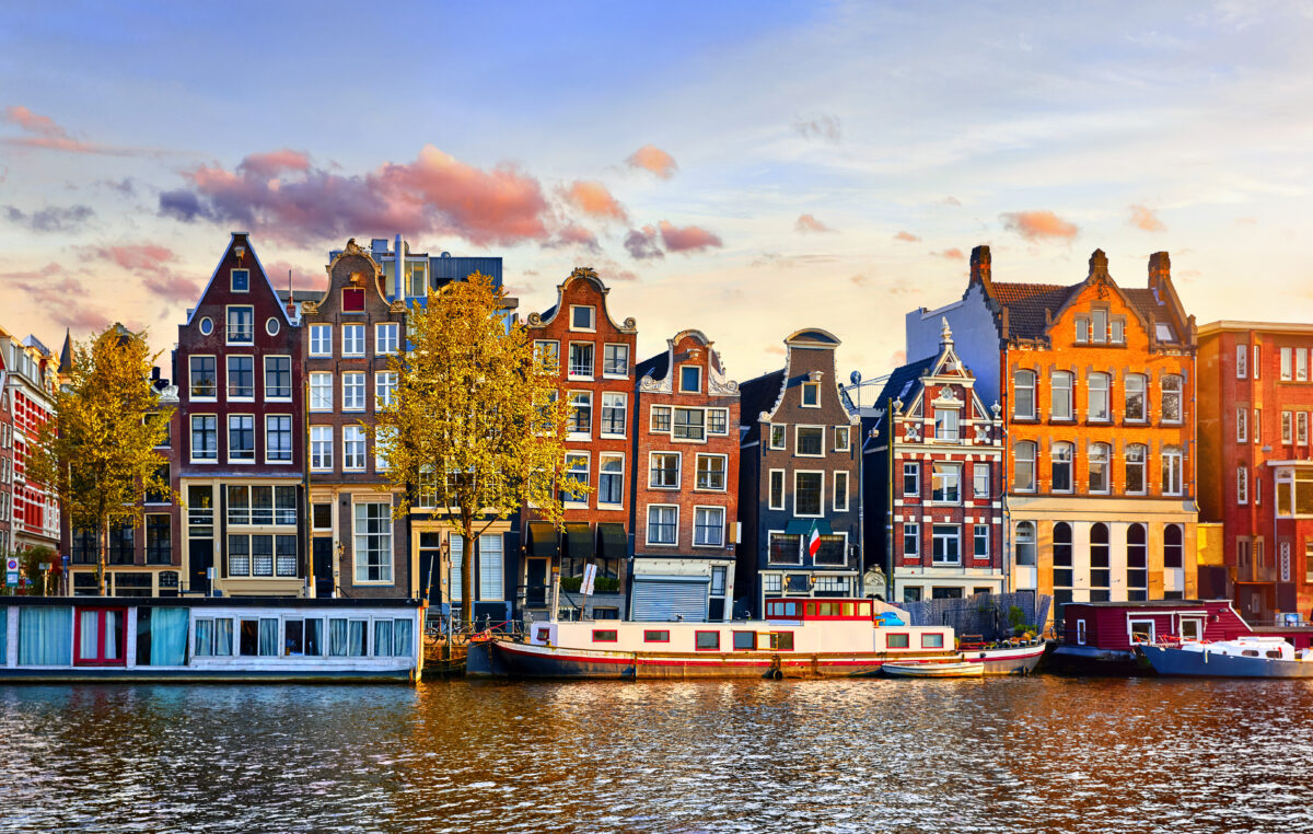Is the Bus Cheaper Than the Train to Amsterdam? 2026 Guide & Savings Tips